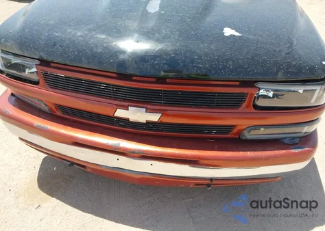 2001 Chevrolet Silverado 1500 Ls z USA, uszkodzony, nr VIN 1GCEC19T81E100755